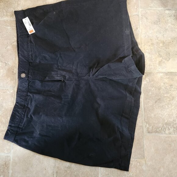 Penningtons Plus Size Curvy-Fit Shorts – Black Cotton, 6″ Inseam, NWT - Picture 4 of 5